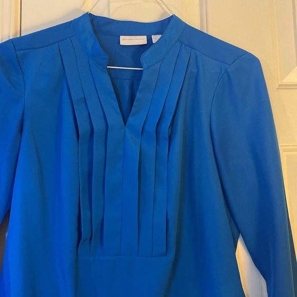 Top - Picture 2 of 11